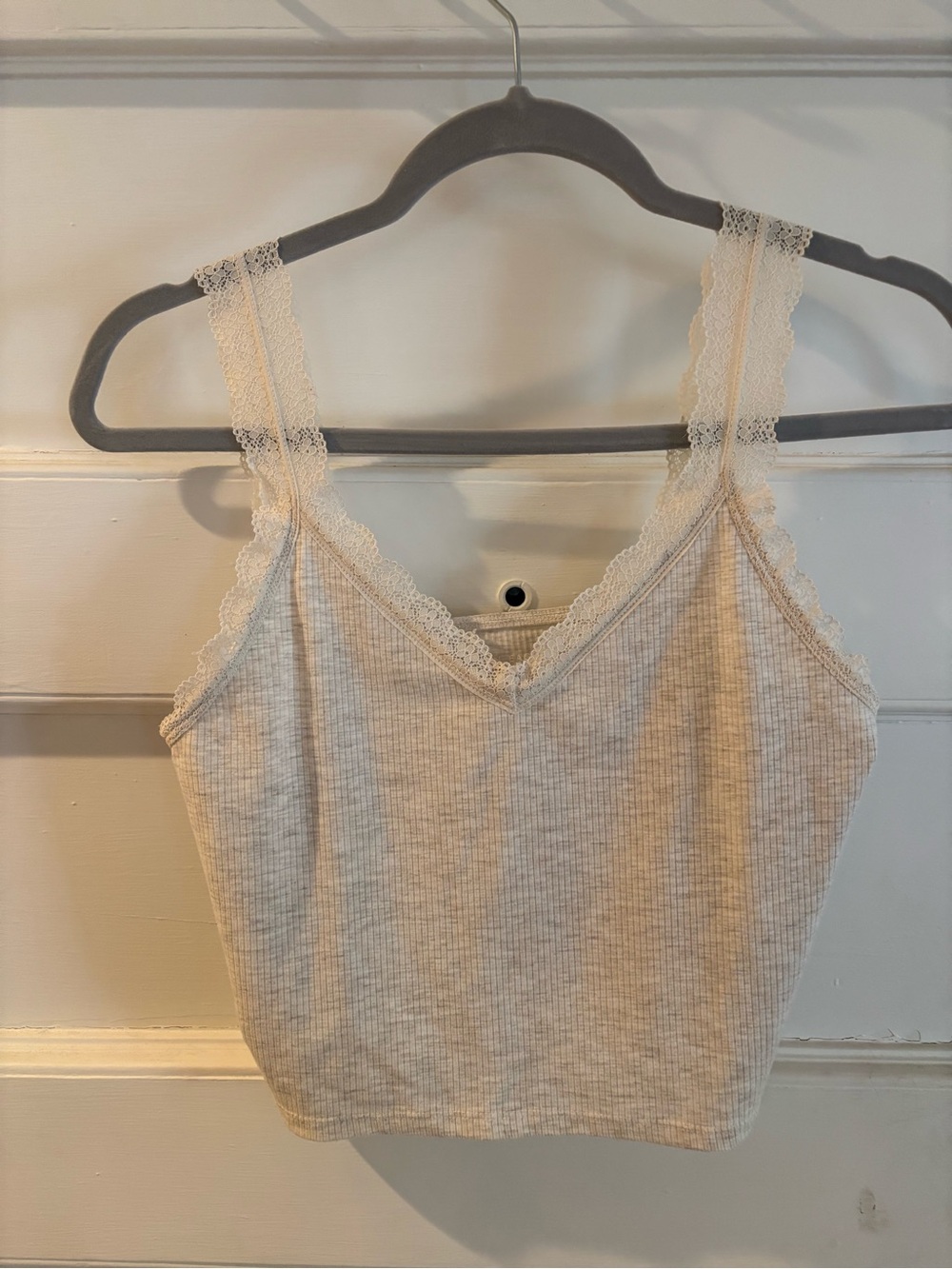 American Eagle Outfitters Ribbed Lace-Trim Cami in Off-White